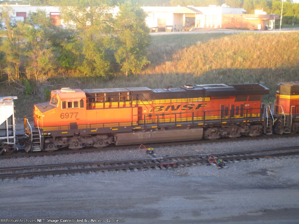 BNSF 6977